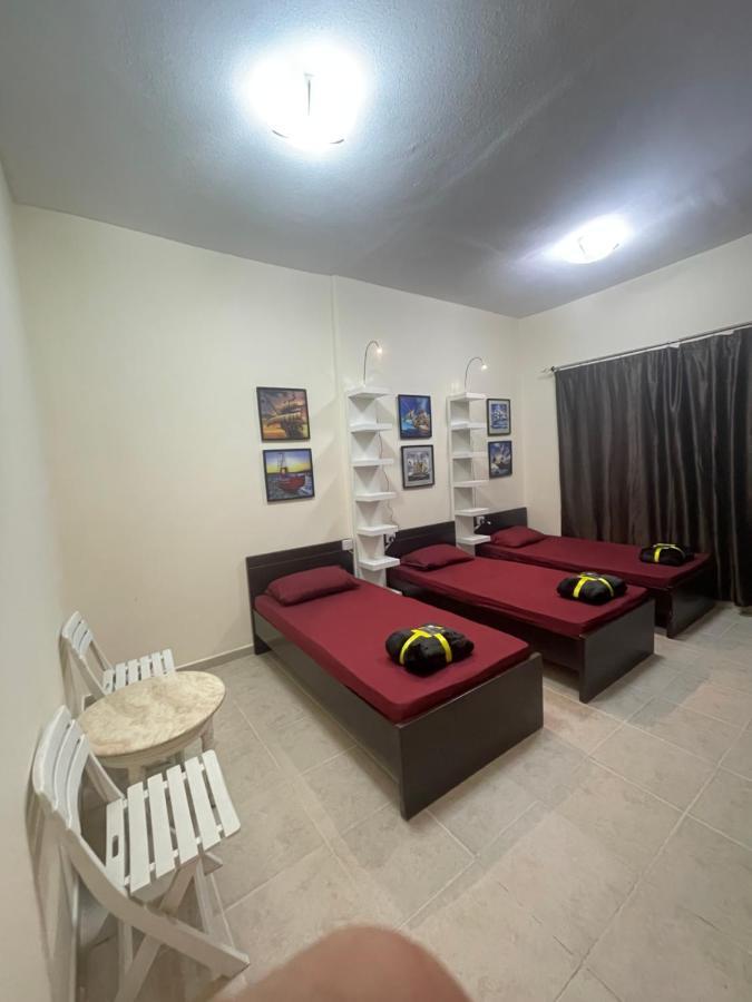 Хостел Dxb Backpackers Executive Дубай Екстер'єр фото