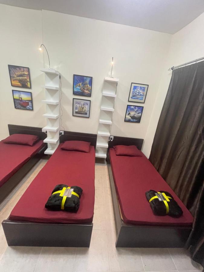Хостел Dxb Backpackers Executive Дубай Екстер'єр фото