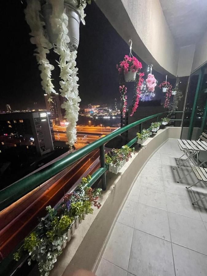Хостел Dxb Backpackers Executive Дубай Екстер'єр фото